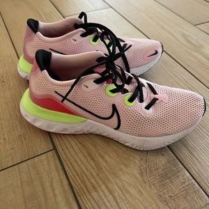 Womens Nike Tennis Shoe, Worn Once